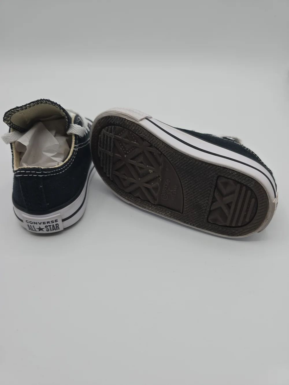 Converse Kids' Black Chuck Taylor All Star Low Top Sneakers Sz 4